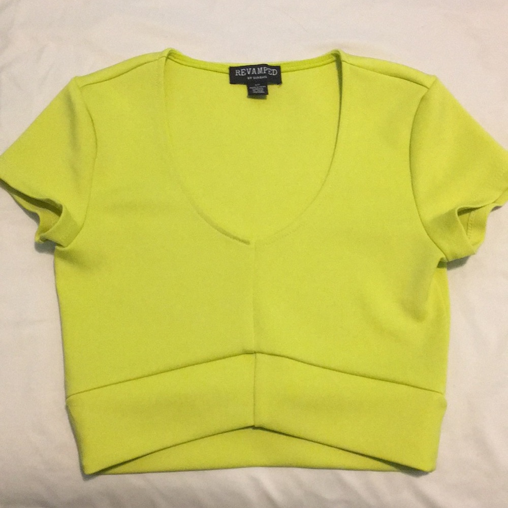 Cropped top v neck